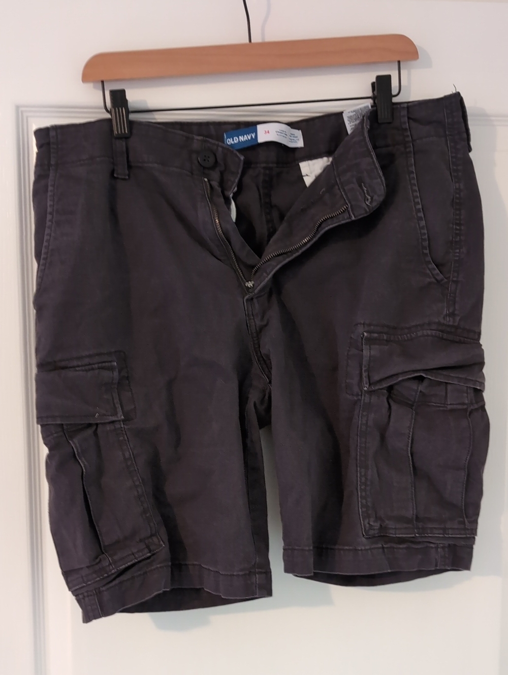 Old Navy Men's Cargo Shorts in Dark Charcoal